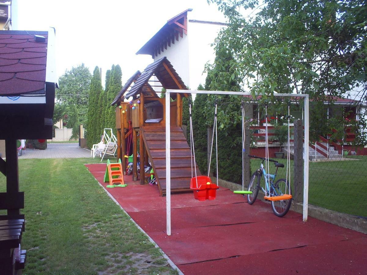 Harmatcsepp Apartmanhaz Ньїредьгаза Екстер'єр фото